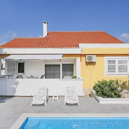 3 Bedroom Amazing In Podgradina Casa de Férias Podgradina (Posedarje)