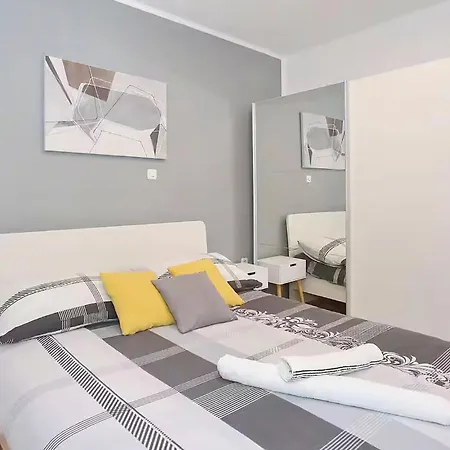 Holiday home 3 Bedroom Amazing In Podgradina