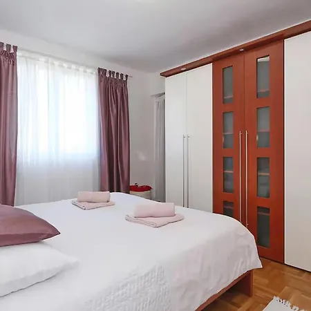 Holiday home 3 Bedroom Amazing In Podgradina Podgradina (Posedarje)