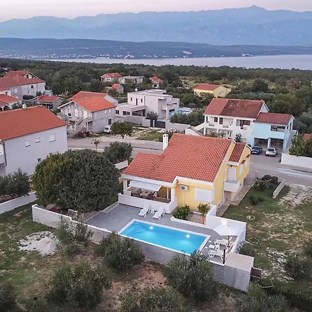 Holiday home 3 Bedroom Amazing In Podgradina *