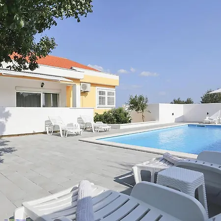 3 Bedroom Amazing In Podgradina Holiday home *
