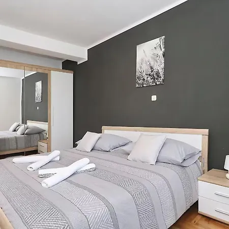 Holiday home 3 Bedroom Amazing In Podgradina *