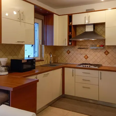 3 Bedroom Amazing In Podgradina Holiday home *