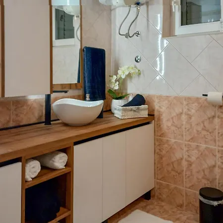 Holiday home 3 Bedroom Amazing In Podgradina *